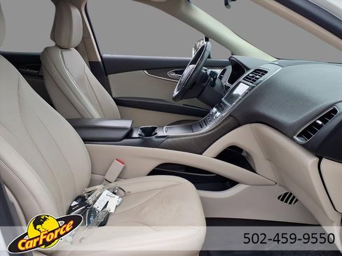 Used 2020 Lincoln Nautilus Reserve w/ Equipment Group 202A image 13