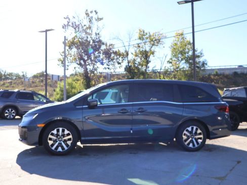 New 2026 Honda Odyssey EX-L image 3