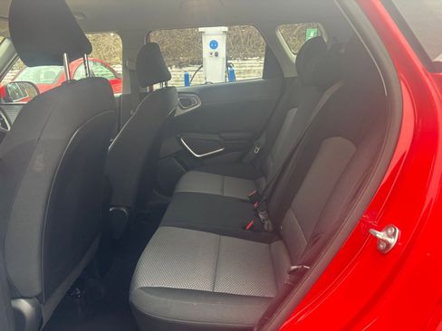 Used 2025 Kia Soul LX w/ LX Technology Package image 35