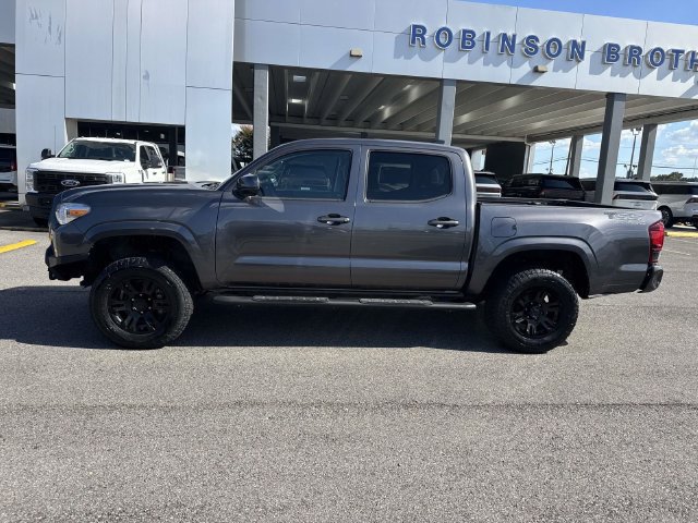 Used 2022 Toyota Tacoma SR AWD/4WD image 8