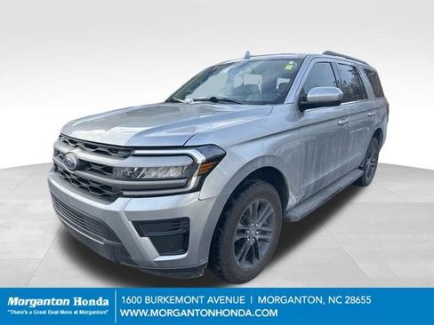 Used 2024 Ford Expedition XLT image 3