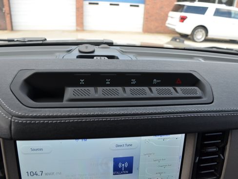 New 2026 Ford Bronco Outer Banks w/ Sasquatch Package AWD/4WD image 9