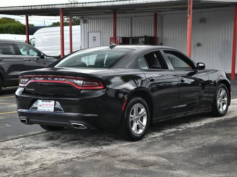 Used 2023 Dodge Charger SXT image 4