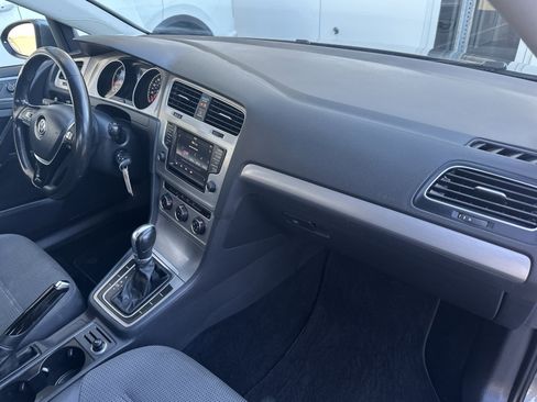 Used 2016 Volkswagen Golf S image 26