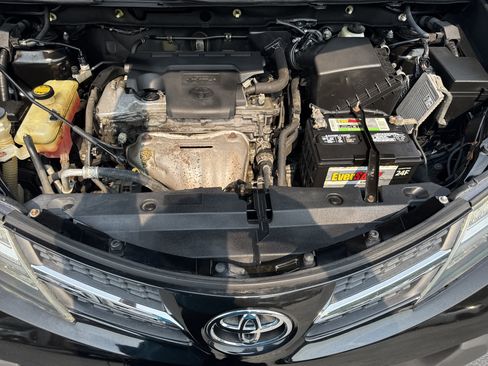Used 2013 Toyota RAV4 XLE AWD/4WD image 29