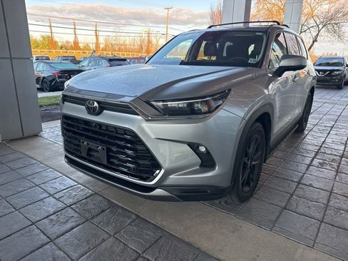 Used 2024 Toyota Grand Highlander Limited image 13