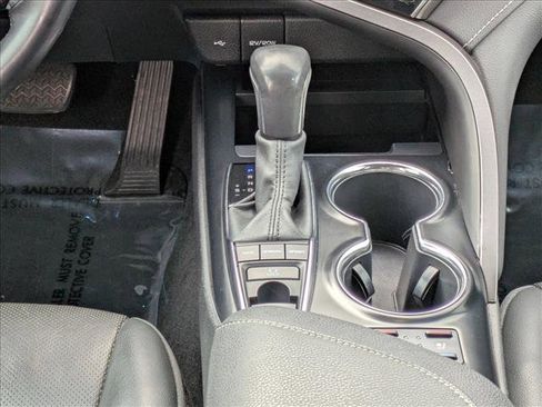 Used 2020 Toyota Camry XSE image 19