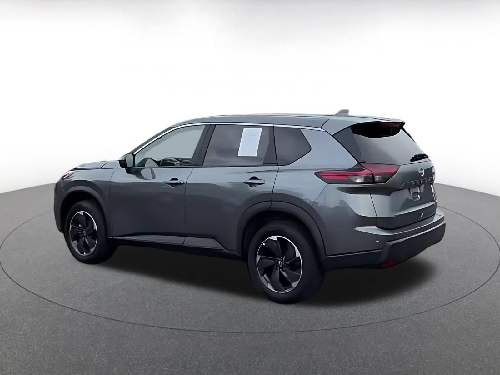Used 2025 Nissan Rogue SV AWD/4WD image 8