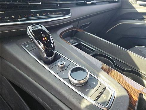 Used 2022 Cadillac Escalade Premium Luxury image 12