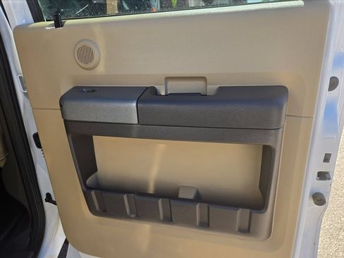 Used 2011 Ford F250 Lariat w/ Lariat Interior Pkg AWD/4WD image 23