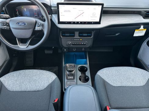 New 2025 Ford Maverick XLT image 13