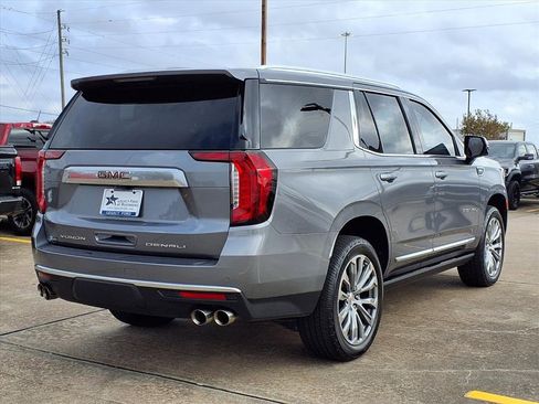 Used 2021 GMC Yukon Denali w/ Denali Premium Package image 2