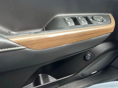 Used 2023 GMC Acadia SLE w/ Driver Convenience Package image 54