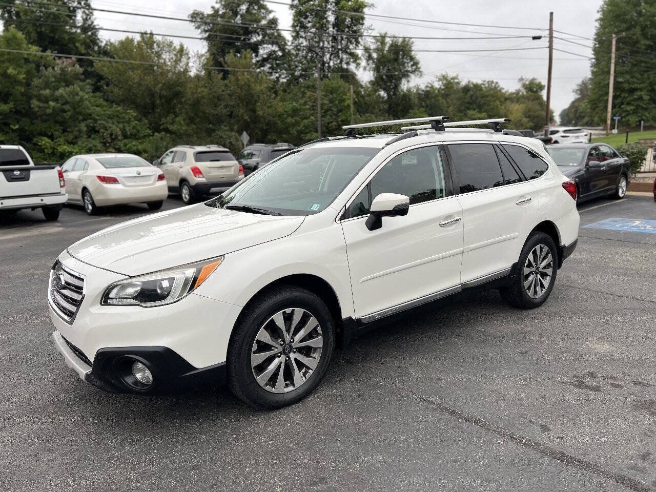 Used 2017 Subaru Outback 3.6R Touring w/ Popular Package #5A AWD/4WD image 1