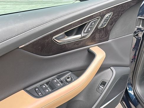 Used 2025 Audi Q7 3.0T Prestige image 13