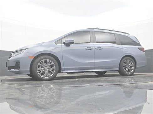 Used 2025 Honda Odyssey Touring image 28