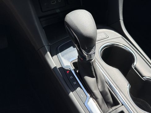 Used 2024 Chevrolet Equinox LT FWD image 27