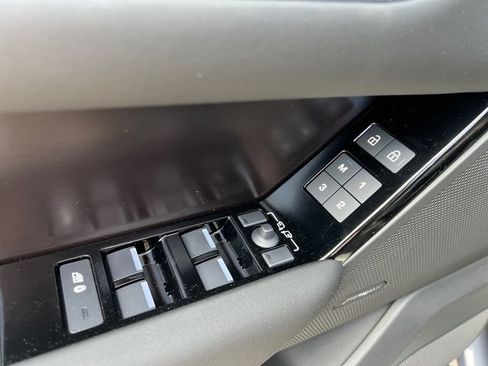 New 2026 Land Rover Range Rover Velar Dynamic SE image 11