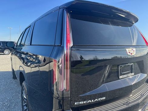 Certified 2024 Cadillac Escalade Sport Platinum w/ LPO, Floor Liner Package image 13