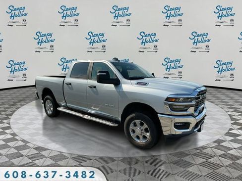 Used 2026 RAM 2500 Big Horn AWD/4WD image 3