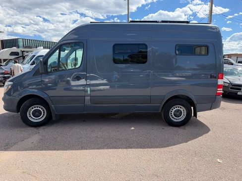 Used 2018 Mercedes-Benz Sprinter 2500 image 9