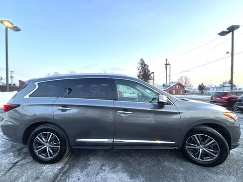 Used 2019 INFINITI QX60 Luxe w/ Essential Package image 6
