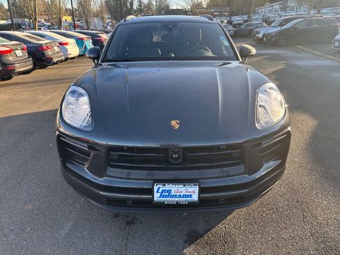 Used 2024 Porsche Macan image 2