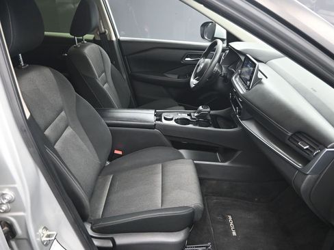 Used 2024 Nissan Rogue SV image 38