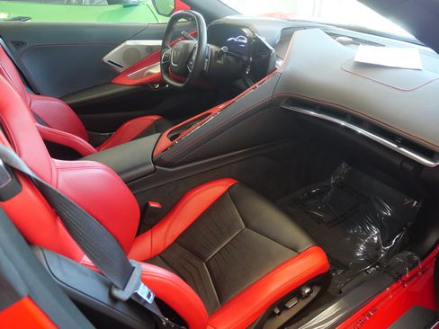 Used 2020 Chevrolet Corvette Stingray Preferred Cpe w/ 2LT Preferred Equipment Group RWD image 13