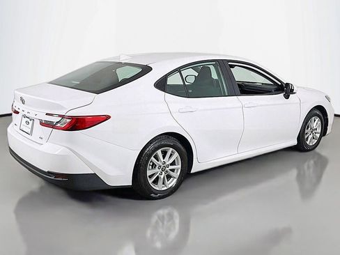 Used 2025 Toyota Camry LE image 8