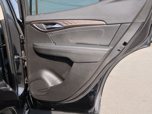 Used 2023 Buick Envision Avenir image 33