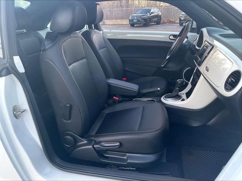 Used 2019 Volkswagen Beetle 2.0T SE image 11