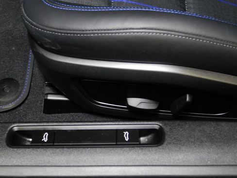 Used 2025 Porsche 911 Carrera T RWD image 47