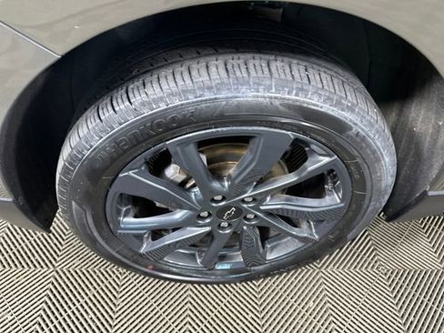 Used 2023 Chevrolet Equinox RS w/ RS Leather Package image 10