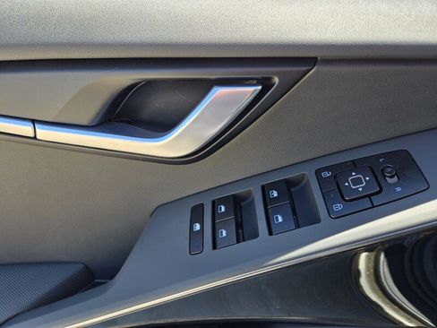 New 2025 Kia Niro EX image 10