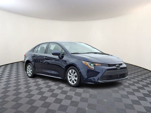 Used 2023 Toyota Corolla LE image 5