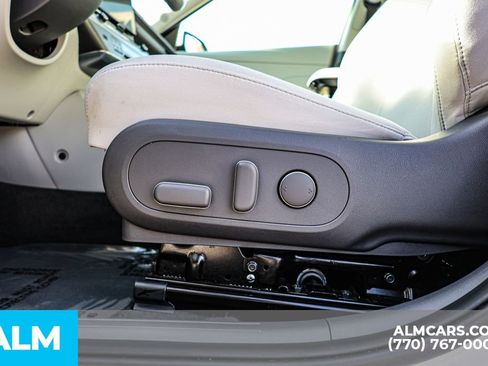 Used 2025 Hyundai Kona SEL image 24