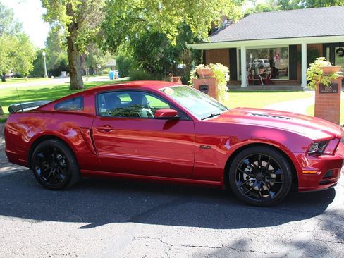 Used 2013 Ford Mustang GT Premium w/ Security Pkg image 31