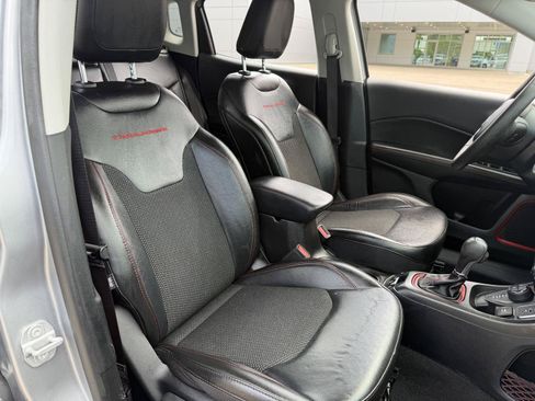 Used 2021 Jeep Compass Trailhawk AWD/4WD image 20