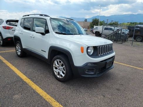 Used 2016 Jeep Renegade Latitude w/ Popular Equipment Group AWD/4WD image 3
