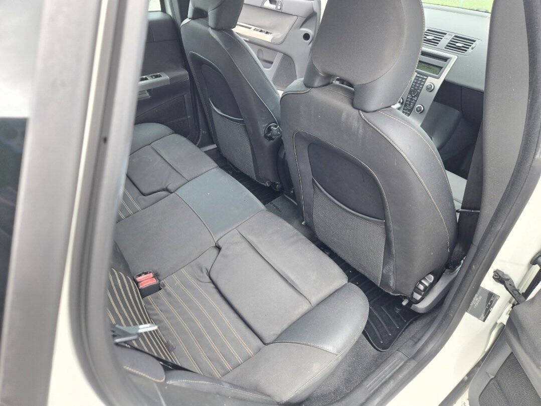 Used 2010 Volvo V50 2.4i FWD image 8