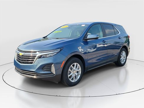 Used 2024 Chevrolet Equinox LT FWD image 2