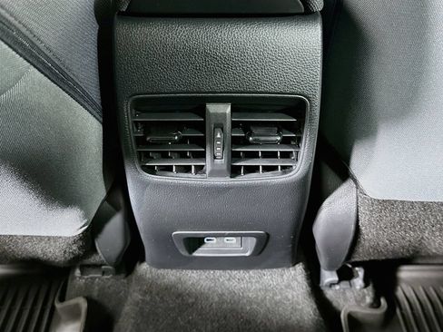 Used 2024 Toyota Corolla Cross AWD Hybrid image 28