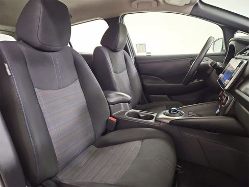 Used 2022 Nissan Leaf S image 21