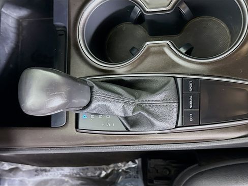 Used 2022 Toyota Camry SE image 20