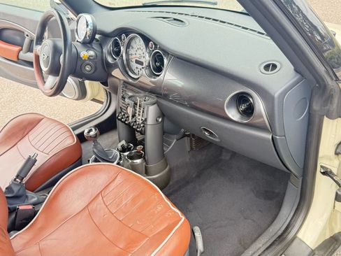 Used 2007 MINI Cooper Convertible FWD image 10