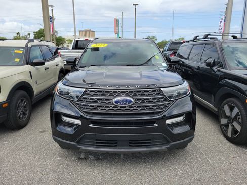 Used 2023 Ford Explorer XLT w/ Equipment Group 202A image 2