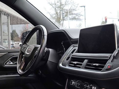 Used 2021 GMC Yukon AT4 image 8