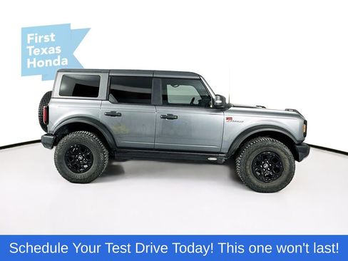 Used 2022 Ford Bronco Wildtrak image 10