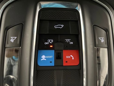 Used 2024 Jeep Grand Cherokee Altitude image 61